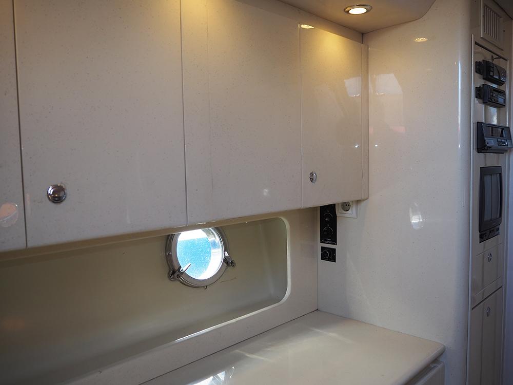 Saloon, Accommodation